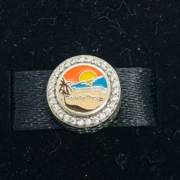 ✨🔥Pandora St. Maarten Beach Sandals Button Charm - Picture 1 of 3